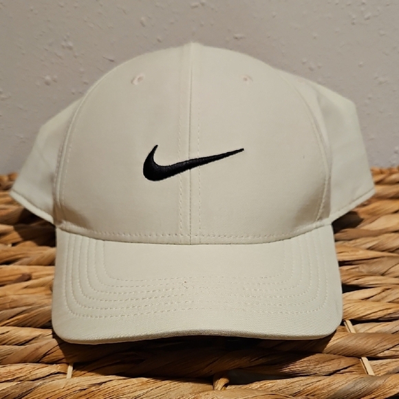 Nike Other - NWT Nike Club Cap Golf Adult Unisex L/XL Black Logo Adjustable